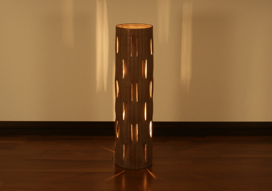 「紗  �T」　　室内装飾の陶器の灯り。インテリアの置物、笠間焼き。佐野有子（サノアリコ　ＳＡＮＯ ＡＲＩＫＯ）の作品でギャラリーＡｒｉにて展示、販売。