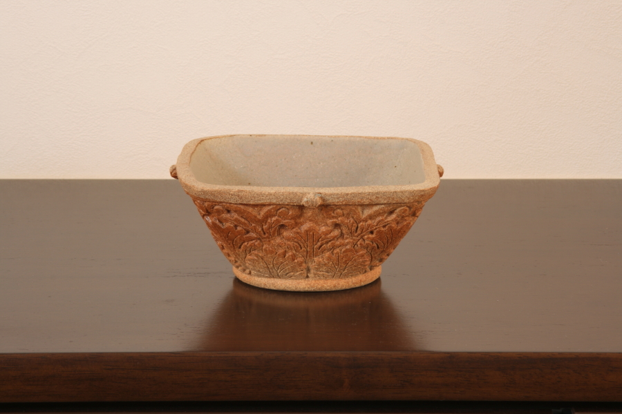 「Corinthian   �U」　　遺跡をモチーフにした置物。インテリアの置物、笠間焼き。佐野有子（サノアリコ　ＳＡＮＯ ＡＲＩＫＯ）の作品でギャラリーＡｒｉ　（gallery Ari) にて展示、販売。　　